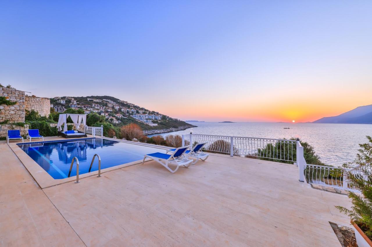 La Kumsal Denize Sifir Ve Ozel Havuzlu Dubleks Suit Kaş Habitación foto
